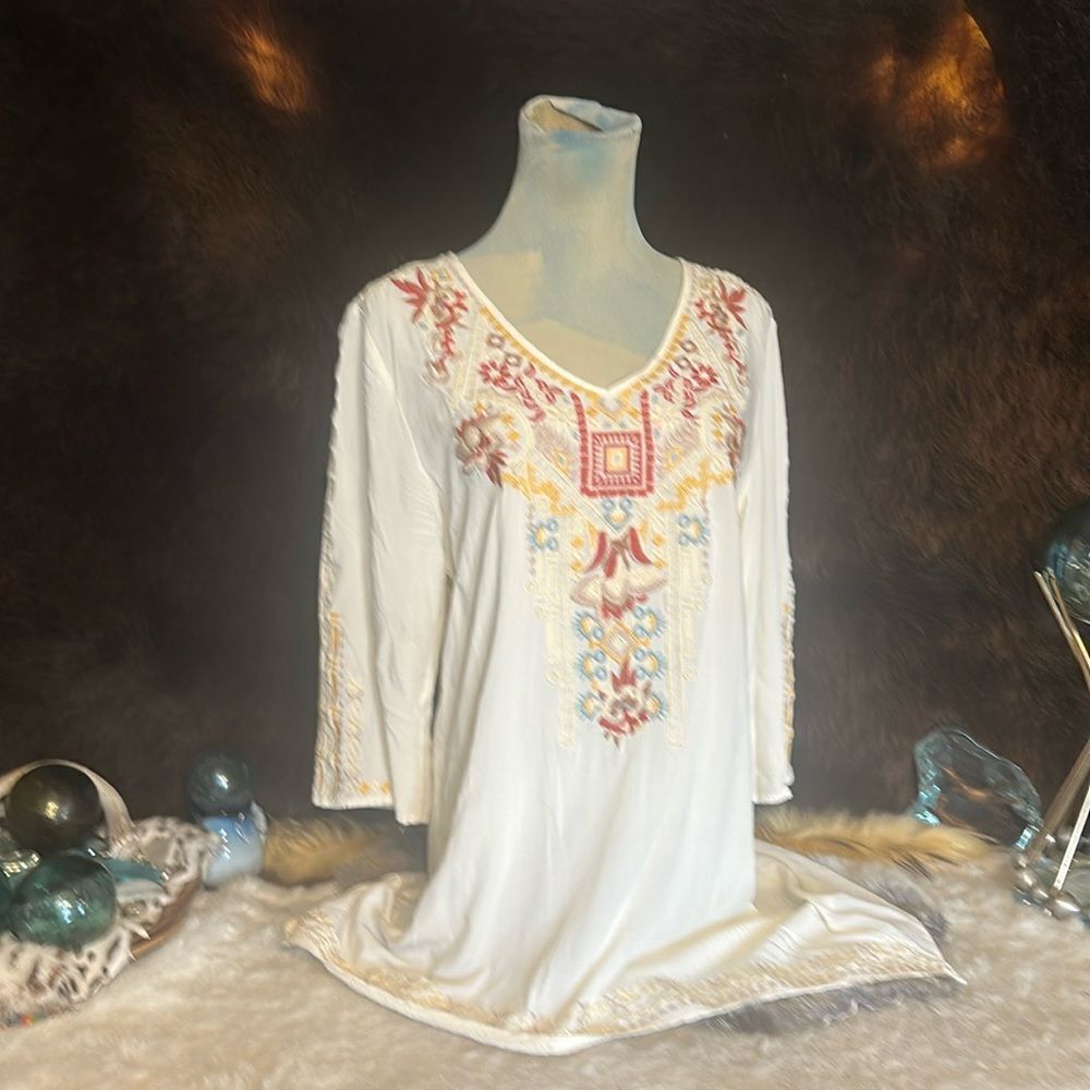 Solitaire Embroidered Cream Top S (6022A)